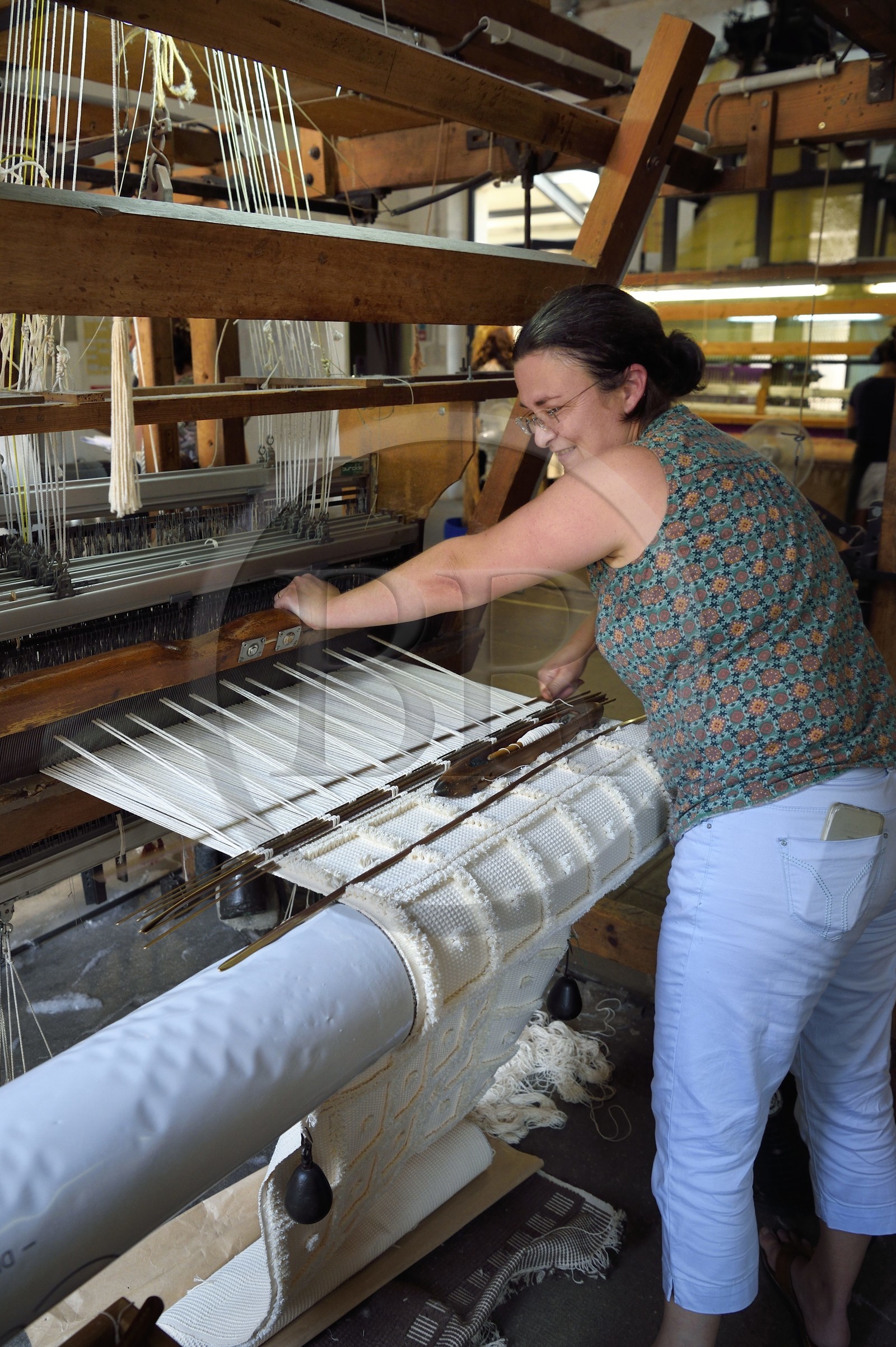 France, Var (83), Presqu'Ile de Saint-Tropez, Cogolin, la Manufacture Cogolin fabrique des tapis depuis 1924, la plupart sont tissés par lés sur des métiers Jacquard à bras du XIXème siècle