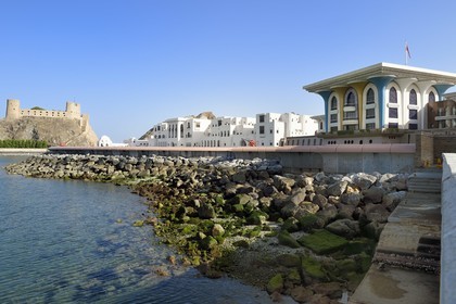 Sultanat d'Oman, Mascate, vieille ville de Mascate, le palais royal de Mascate, résidence du sultan d'Oman qui y reçoit ses hôtes de marque sans néanmoins y vivre