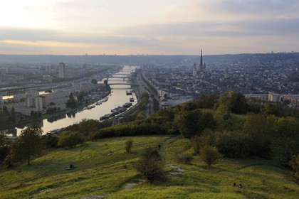 France, Seine-Maritime (76), Rouen, panorama sur la Seine et le centre ville