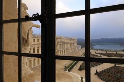 France, Yvelines (78), château de Versailles, classé Patrimoine Mondial de l'UNESCO, l'aile du Midi depuis les salles de la Révolution, du Consulat et de l'Empire
