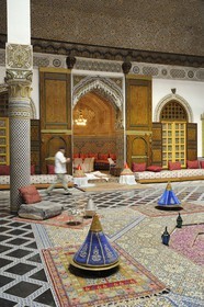 Maroc, Moyen Atlas, Fès, ville impériale, médina classée Patrimoine Mondial de l'UNESCO, Fès el Bali, le palais Mnebhi, lieu historique où Lyautey signa le traité de Fès, devenu aujourd'hui un restaurant