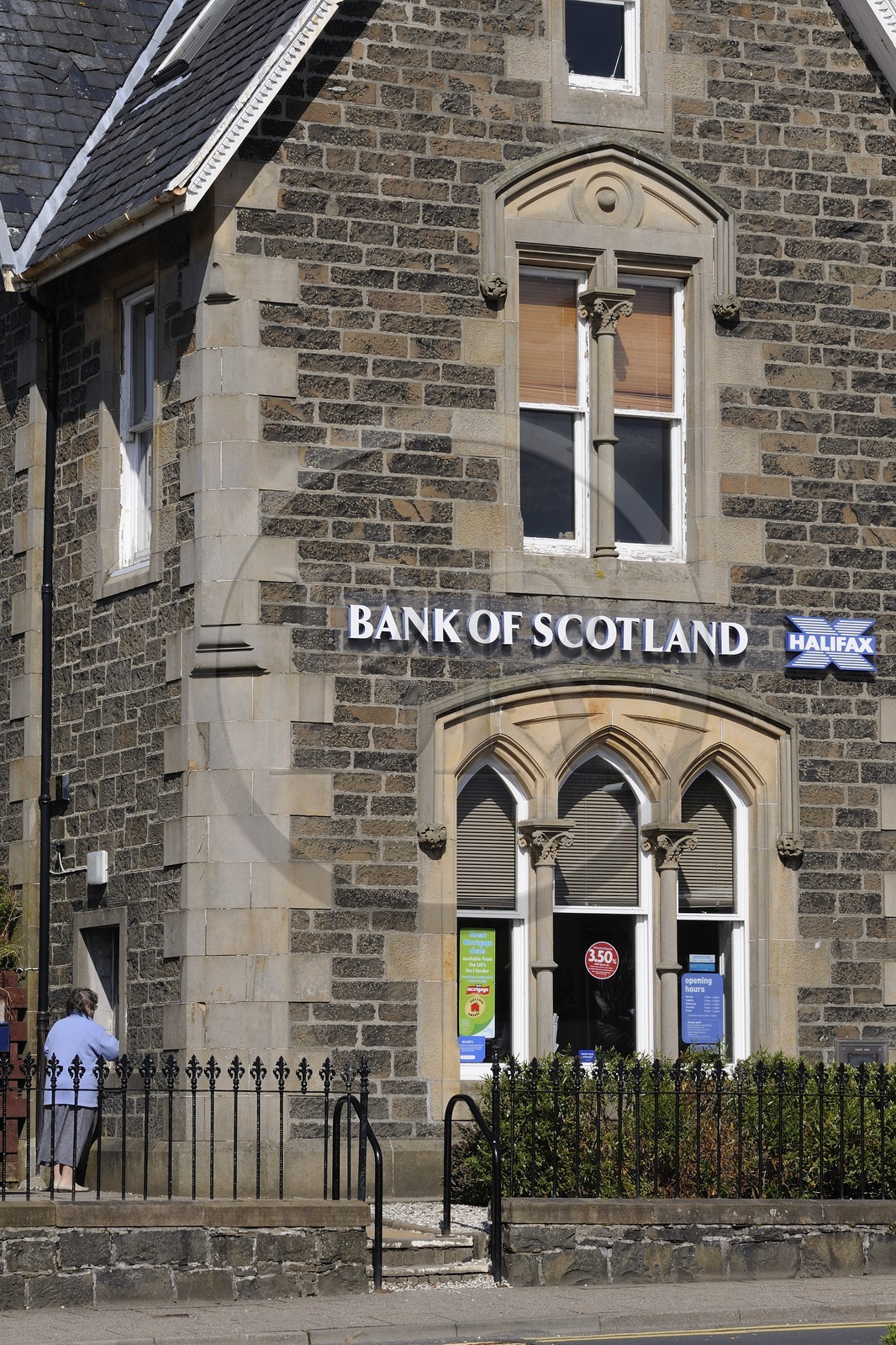 Royaume-Uni, Ecosse, région des Highlands, les Hébrides, île de Skye, port de Portree, une agence de la Royal Bank of Scotland