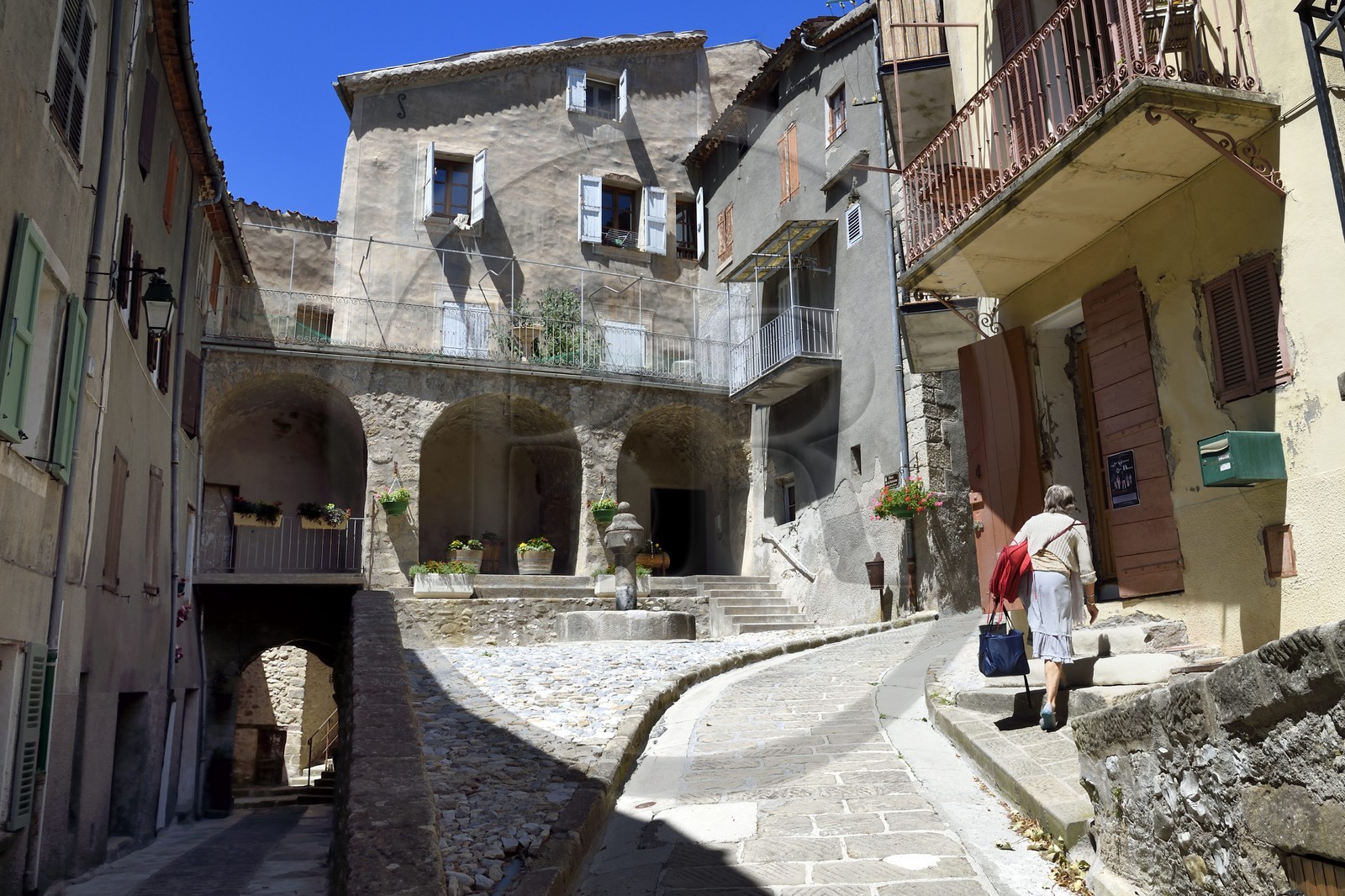 France, Alpes de Haute Provence, Annot, medieval street in the old village