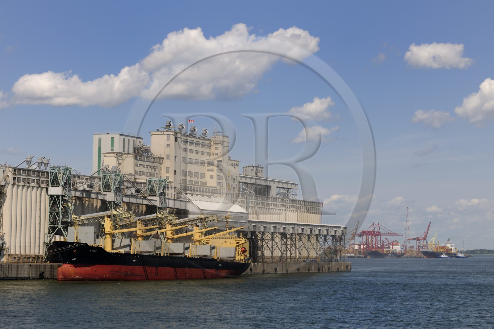 Canada, province de Québec, Montréal, le port de commerce sur le fleuve Saint-Laurent
