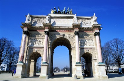 France, Paris, Arc de Triomphe of the Carousel facing The Louvre