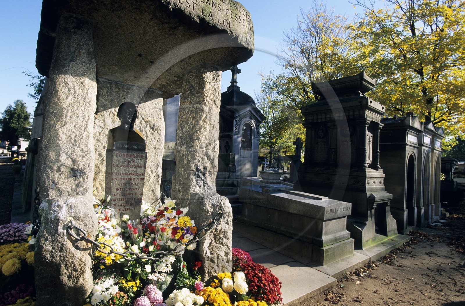 France, Paris 20ème (75), cimetière du Père Lachaise, tombe du père du spiritisme français Allan Kardec