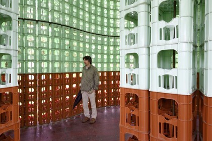 Suède, Comté de Vasterbotten, Umea, parc de sculpture d'Umedalen, Kastenhaus 1166.14 (2000) de Winter et Hörbelt