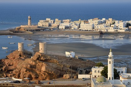 Sultanat d'Oman, gouvernorat de Ash Sharqiyah, ville et port de Sour, le vieux quartier de pêcheurs de Al Ayjah et son phare
