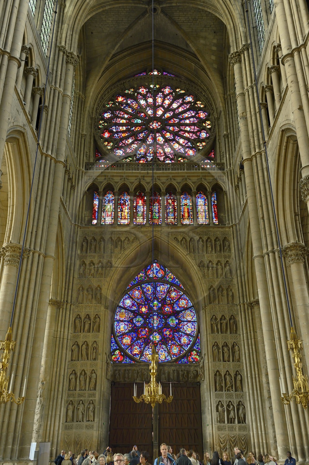 France, Marne (51), Reims, la cathédrale Notre-Dame de Reims, classée Patrimoine Mondial de l'UNESCO, Portail royal, revers du portail central et rosace de la facade occidentale