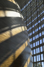 France, Bas-Rhin (67), Strasbourg, quartier européen, le Parlement européen, partie extérieure de l'hémicycle dans le batiment Louise-Weiss