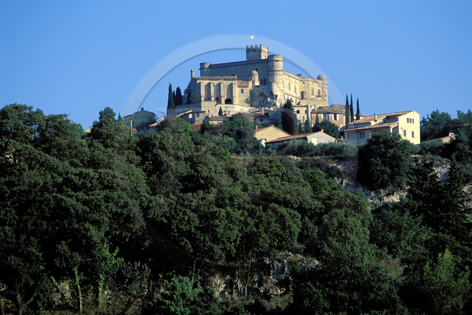 France, Vaucluse (84), Le Barroux, le château fort du 15Ième siècle (Comtat Venaissin)