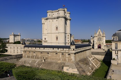 France, Val-de-Marne (94), Vincennes, le château de Vincennes, la Tour du Village et le donjon et la Sainte Chapelle