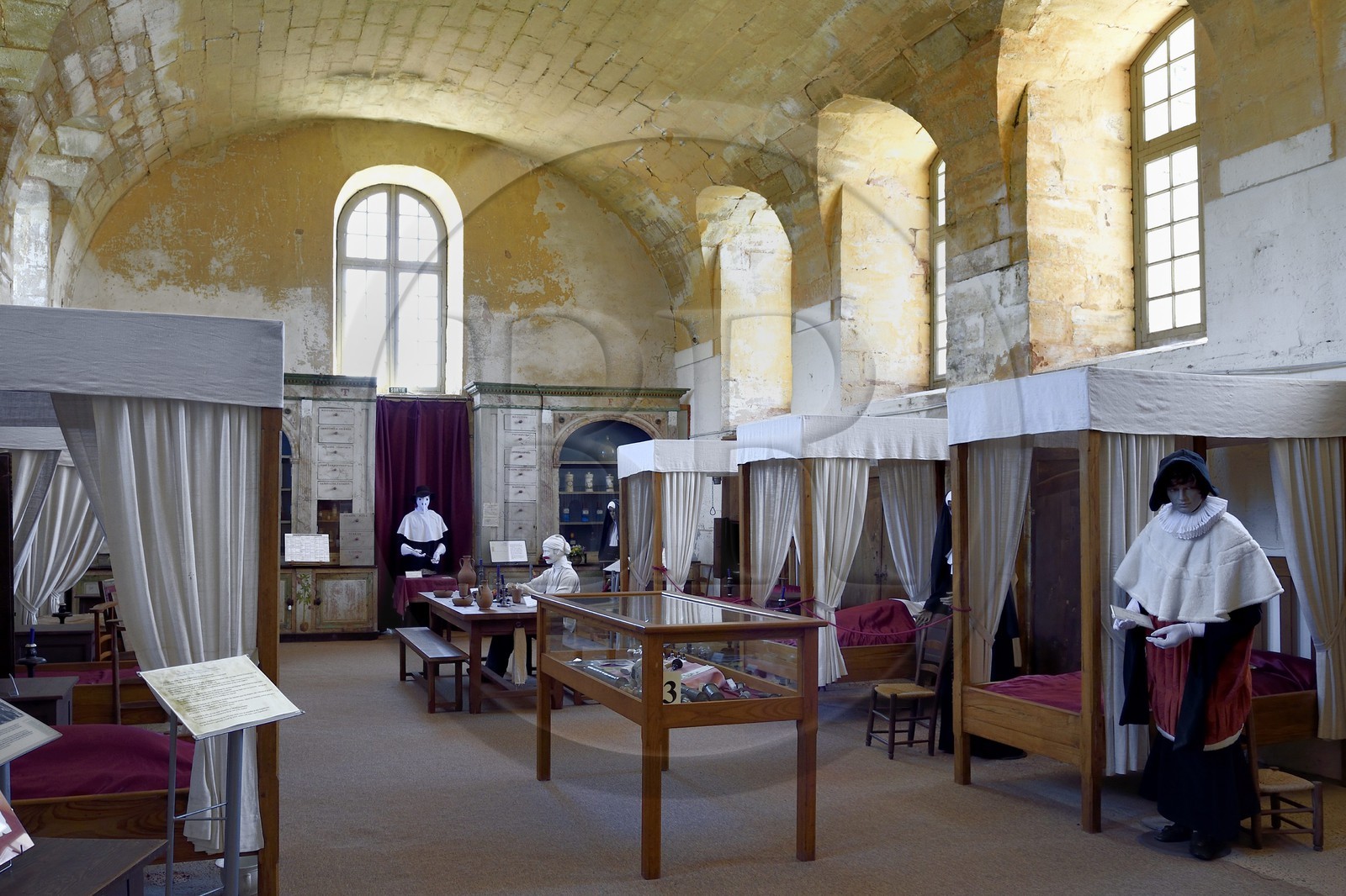 France, Dordogne (24), Périgord Noir, Hautefort, l'ancien hôpital d'Hautefort (ou hospice d'Hautefort) abrite le musée de la Médecine