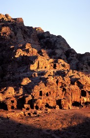 Jordanie, Petra, les tombes accolées au Mont Atuf