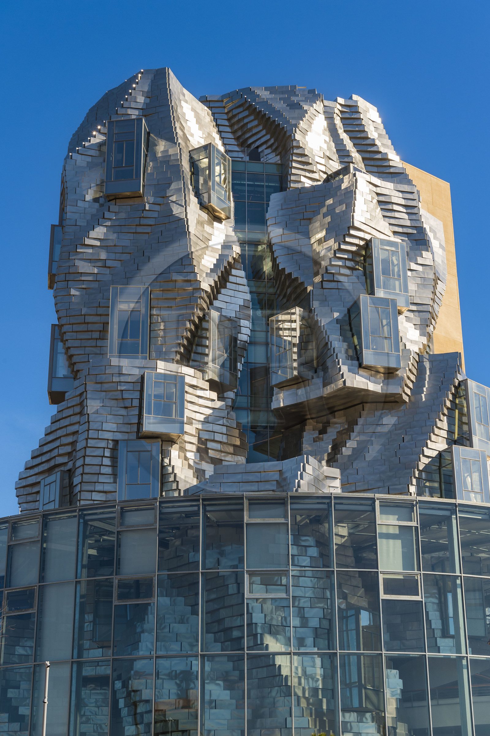 France, Bouches-du-Rhône (13), Arles, LUMA Arles, complexe artistique et culturel réalisé par la Fondation LUMA de Maja Hoffmann sur le Parc des Ateliers, architecte Frank Gehry