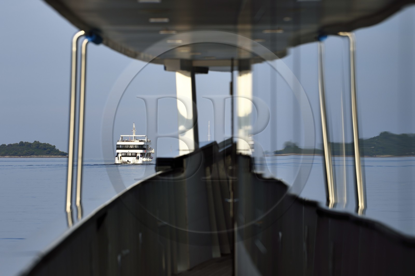 Croatie, Dalmatie, cote dalmate, bateaux de croisière au large de l'Ile de Korcula