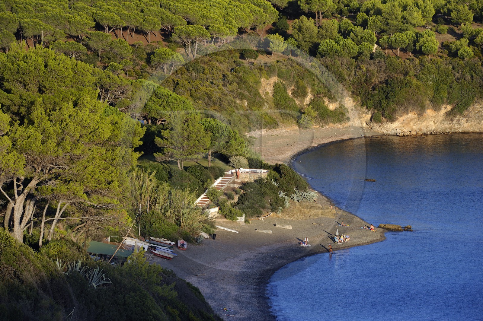 Italie, Toscane, l’Ile d’Elbe, plage de Norsi sur la cote Sud