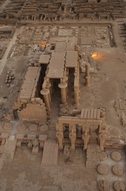 Egypte, Haute Egypte, vallée du Nil, environs de Louxor, nécropole thébaine classée Patrimoine Mondial de l'UNESCO, Thèbes Ouest, temple de Ramesseum (vue aérienne)