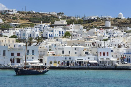Grèce, Les Cyclades, mer Égée, île de Mykonos, Chora (Mykonos town), le vieux port