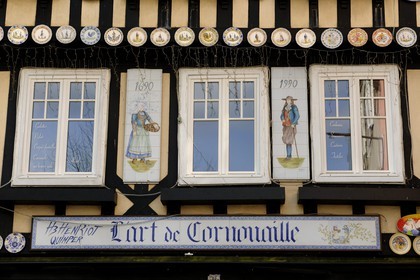France, Finistère (29), Quimper, boutique de la faïencerie HB Henriot