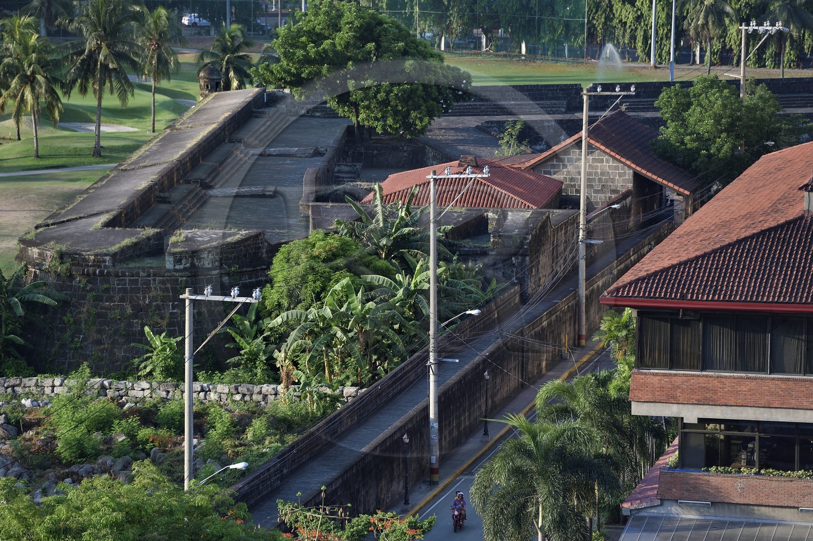 Philippines, Ile de Luzon, Manille, quartier historique d'Intramuros, les remparts de la vieille ville