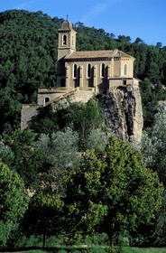 France, Drôme (26), Drôme provençale, Pierrelongue, église perchée dans les Baronnies