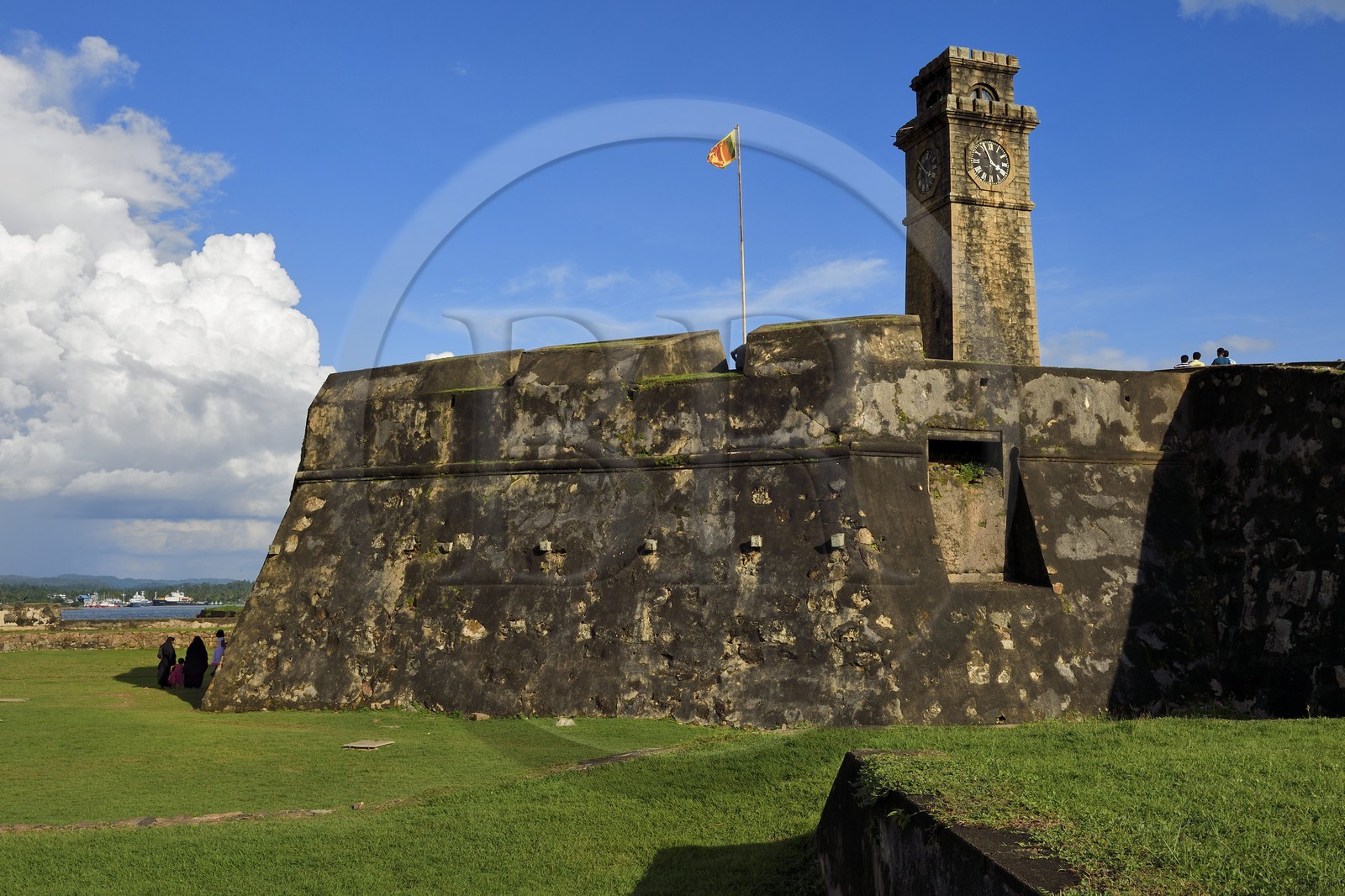 Sri Lanka, Province du Sud, Fort de Galle, classé Patrimoine Mondial de l'UNESCO, la Tour de l'Horloge domine le Bastion de la Lune