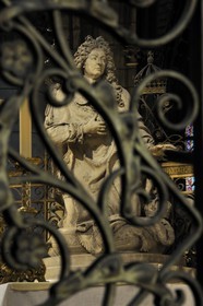 France, Paris (75), île de la Cité, la cathédrale Notre-Dame, le choeur, Louis XIV sculpté par Antoine Coysevox
