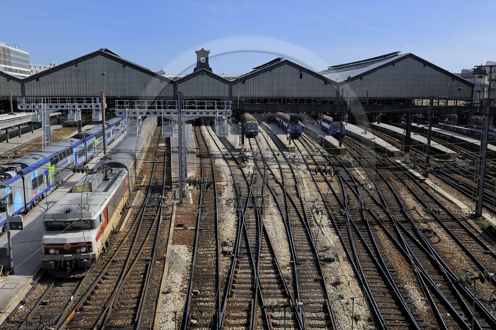France, Paris (75), la gare Saint-Lazare vue de la place de l'Europe