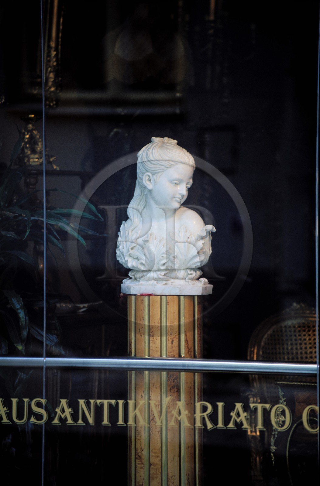 Lithuania (Baltic States), Vilnius, antic shop