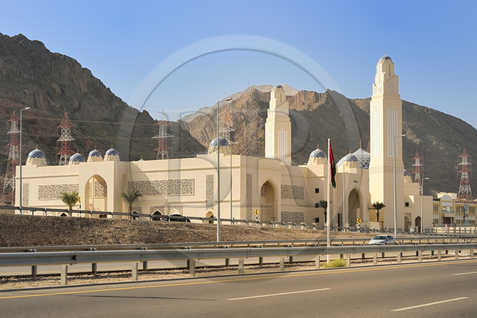 Sultanat d'Oman, Mascate, mosquée Al-Salam en bordure du Muscat Expy