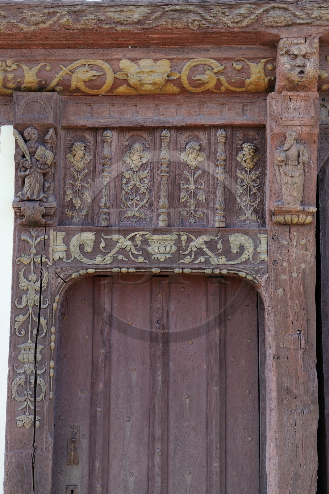 France, Seine-Maritime (76) Saint-Valery-en-Caux, la maison à colombage dite Henri IV (1540) appelée aussi maison Ladiré, détail de façade, bois sculpté