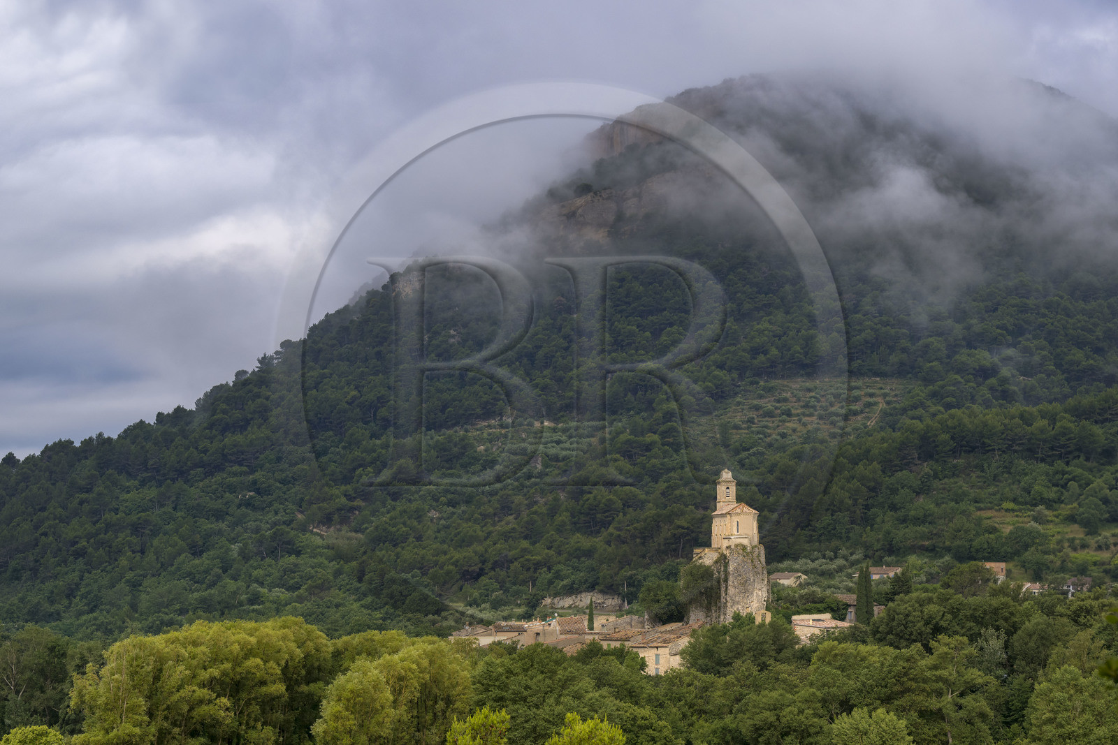 France, Drôme (26), parc naturel régional des Baronnies provençales, vallée de l'Ouvèze, Pierrelongue, chapelle Notre-Dame de Consolation