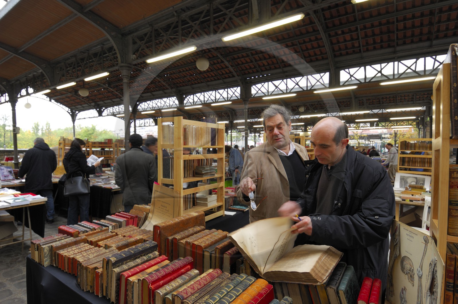 France, Paris (75), Parc George Brassens, le marché aux livres