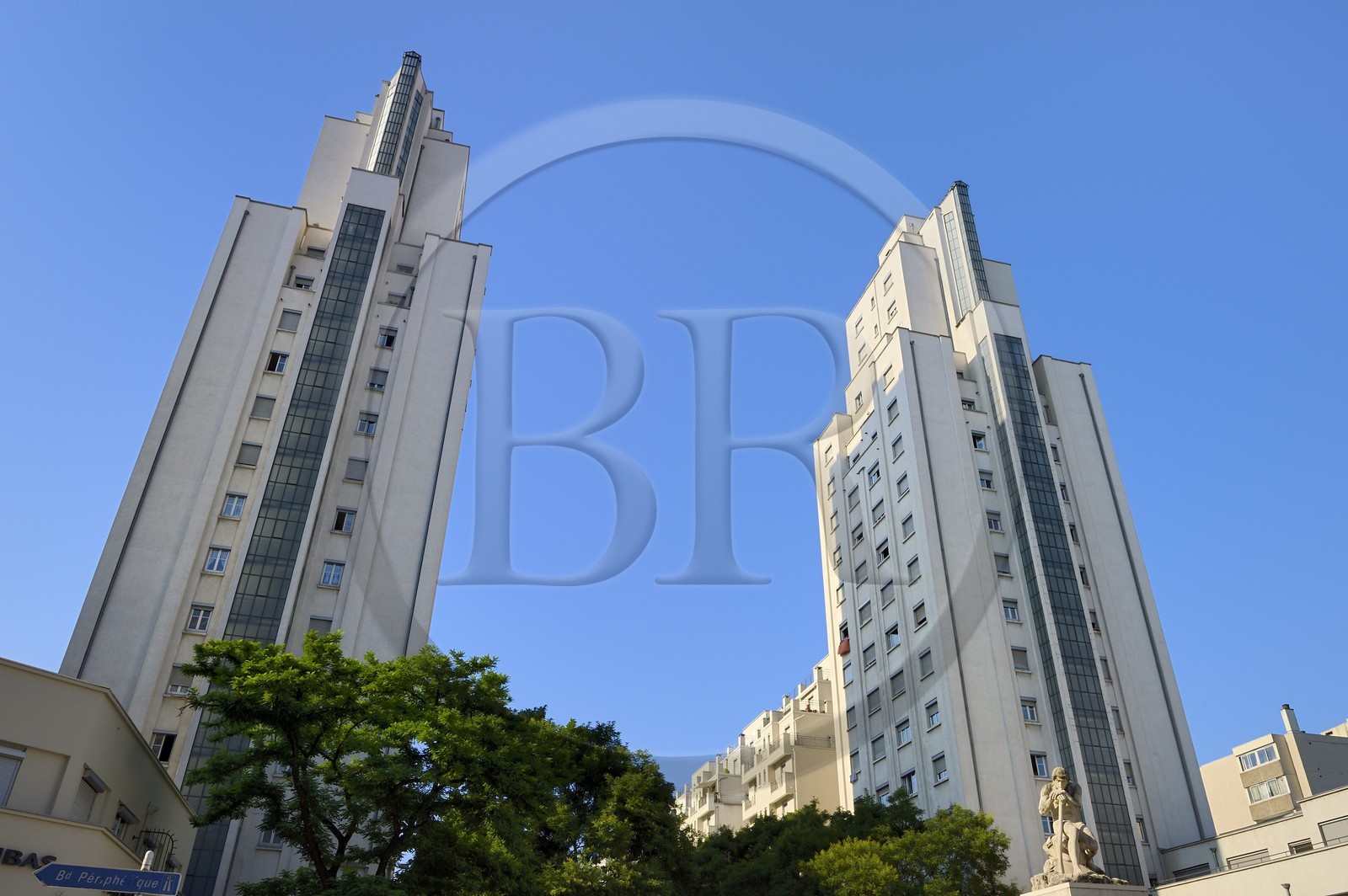 France, Rhone, Villeurbanne, architectural ensemble of the gratte-ciel (skyscrapers) built from 1927 to 1934, the Repit de l’agriculteur (Respite from the farmer) work of Jules Pendaries and the Skyscraper perspective