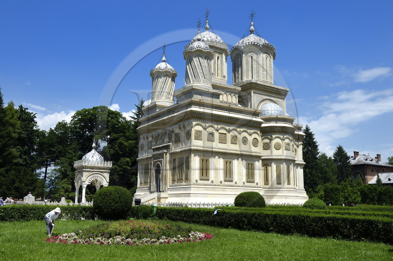 Roumanie, Valachie, Muntenie, le monastère de Curtea de Arges datant du XVIème siècle est aujourd'hui une église épiscopale qui abrite la nécropole des premiers rois de Roumanie