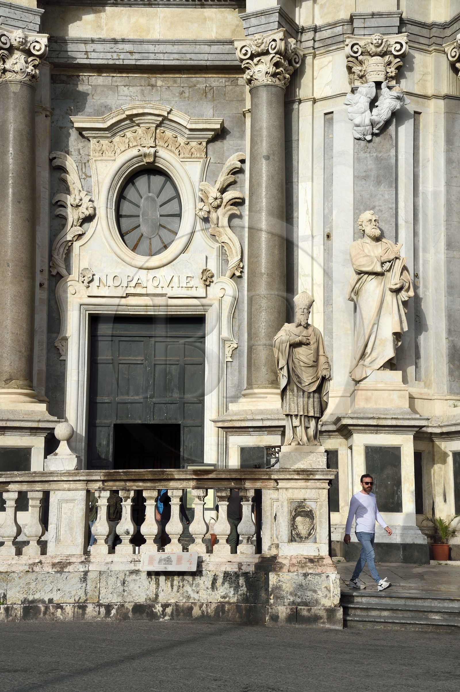 Italie, Sicile, Catane, ville baroque classée au Patrimoine Mondial de l'UNESCO, Piazza del Duomo, duomo di Sant' Agata (cathédrale Ste Agathe)