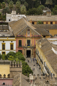 Spain, Andalusia, Seville, the Alcazar of Seville (Reales Alcazares de Sevilla), listed as World Heritage by UNESCO, the Plaza del Patio de Banderas