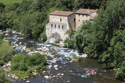 France, Hérault (34), vallée de l' Orb, descente en canoë-kayak de la rivière Orb au moulin de Travassac à Mons la Trivalle