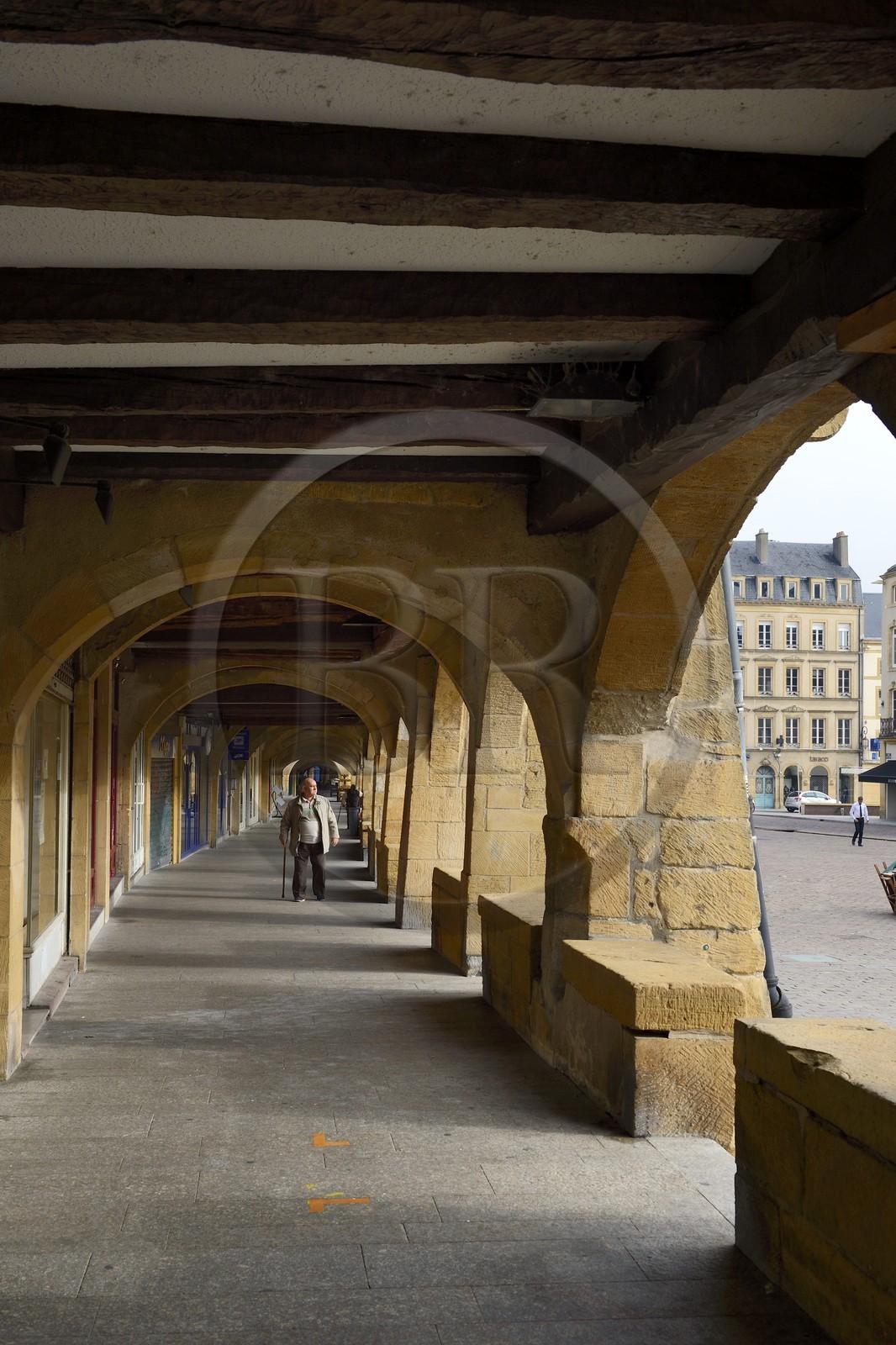 France, Moselle (57), Metz, maisons médiévales à arcades de la place Saint-Louis