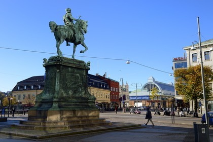 Suède, Västra Götaland, Göteborg (Gothenburg), statue équestre du roi Charles IX place Ostra Larmgatan