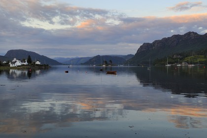 Royaume-Uni, Ecosse, Highland, Plockton, vue sur le Loch Carron