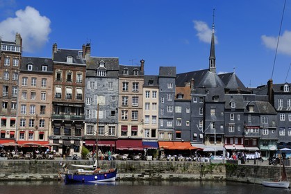 France, Calvados (14), Honfleur, le Vieux-Bassin,le quai Sainte-Catherine
