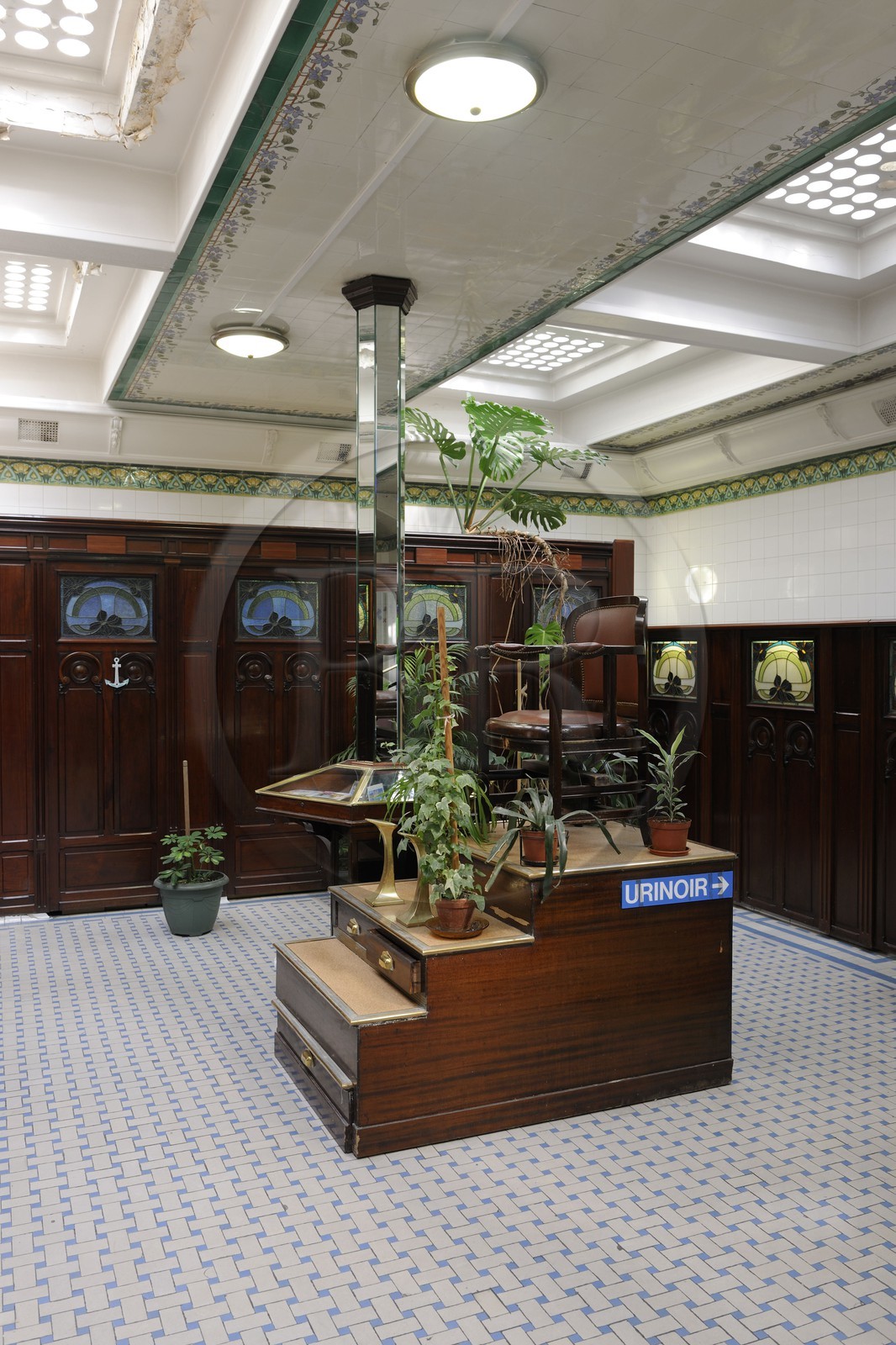 France, Paris (75), les toilettes de la Madeleine dans un style art nouveau datant de 1905