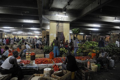 Tanzanie, Dar es-Salaam, le grand marché central de Kariakoo, la partie basse au sous-sol
