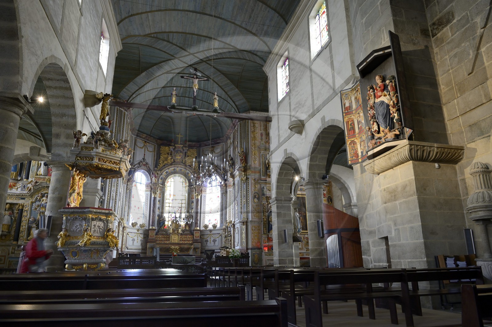 France, Finistère (29), étape sur le chemin de Saint Jacques de Compostelle, Saint-Thegonnec, l'église dans l'enclos paroissial