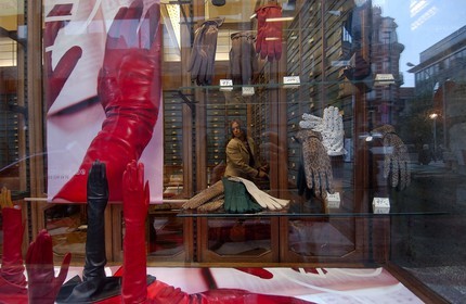 Belgium, Flanders, Antwerp (Antwerpen), glove shop