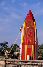 Inde, état du Rajasthan, ville de Pushkar, ìrafraichissement d'un temple