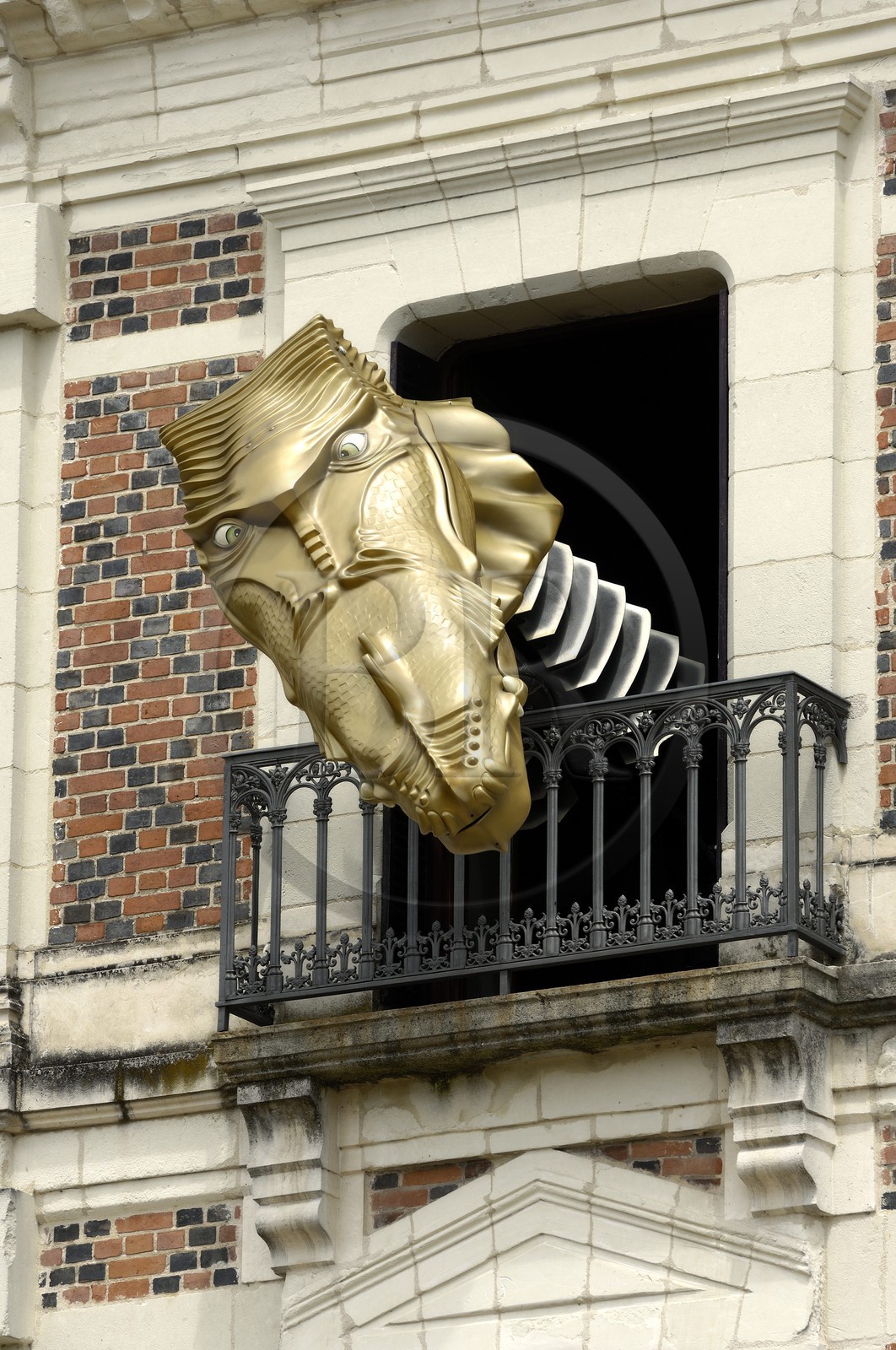 France, Loir et Cher (41), Blois, automate à une fenetre de la maison de la Magie