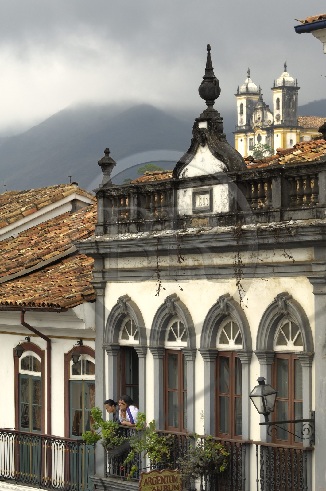 Brésil, Etat du Minas Gerais, ville de Ouro Preto, centre historique classé Patrimoine Mondial de l 'UNESCO, igreja de Sao Francisco de Paula depuis la rue Conde de Bobadela (Route de l'or, Estrada Real)